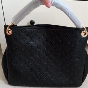 Black purse